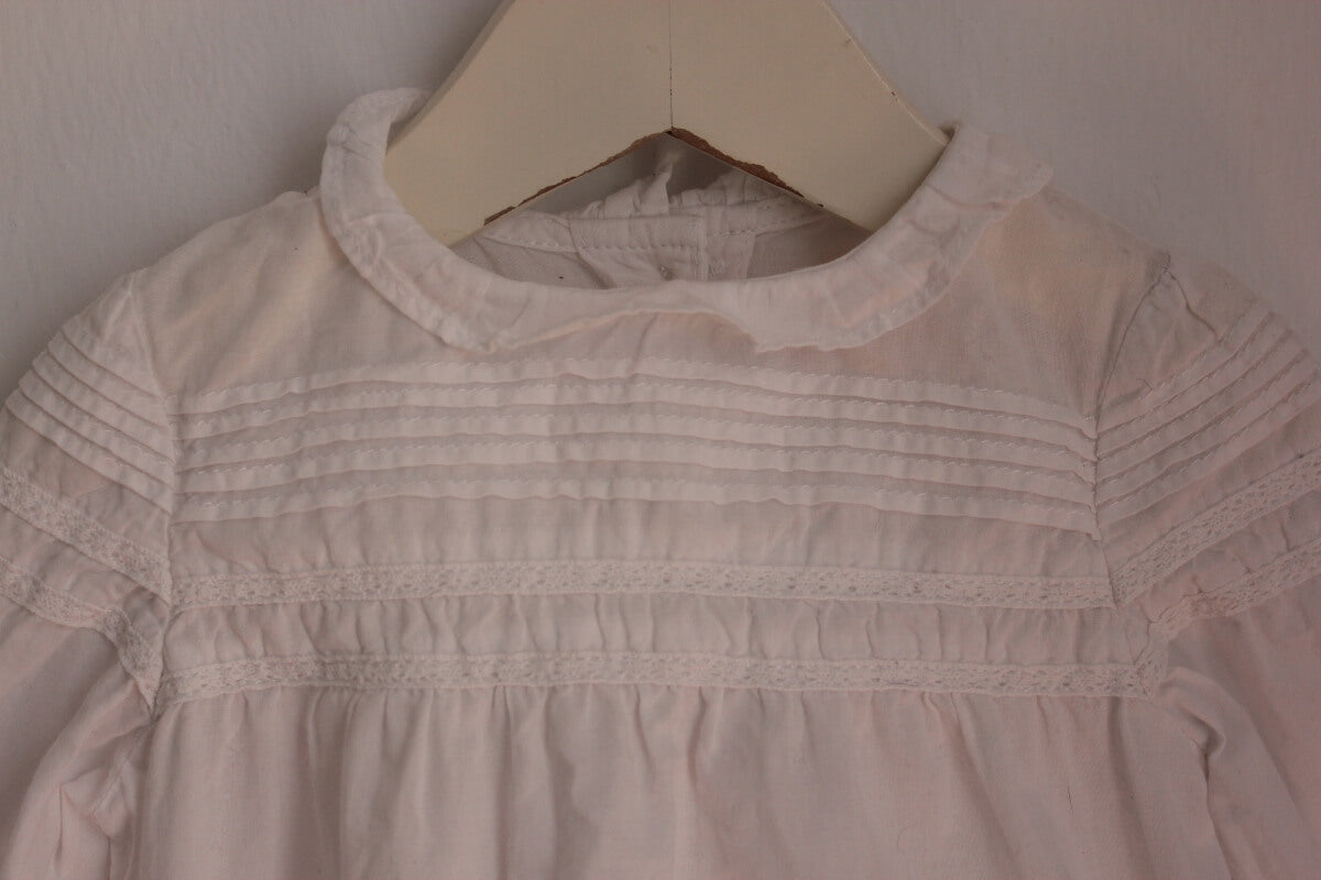 tweedehands katoenen witte blouse met lange mouwen in maat 68 voor een baby meisje van gocco