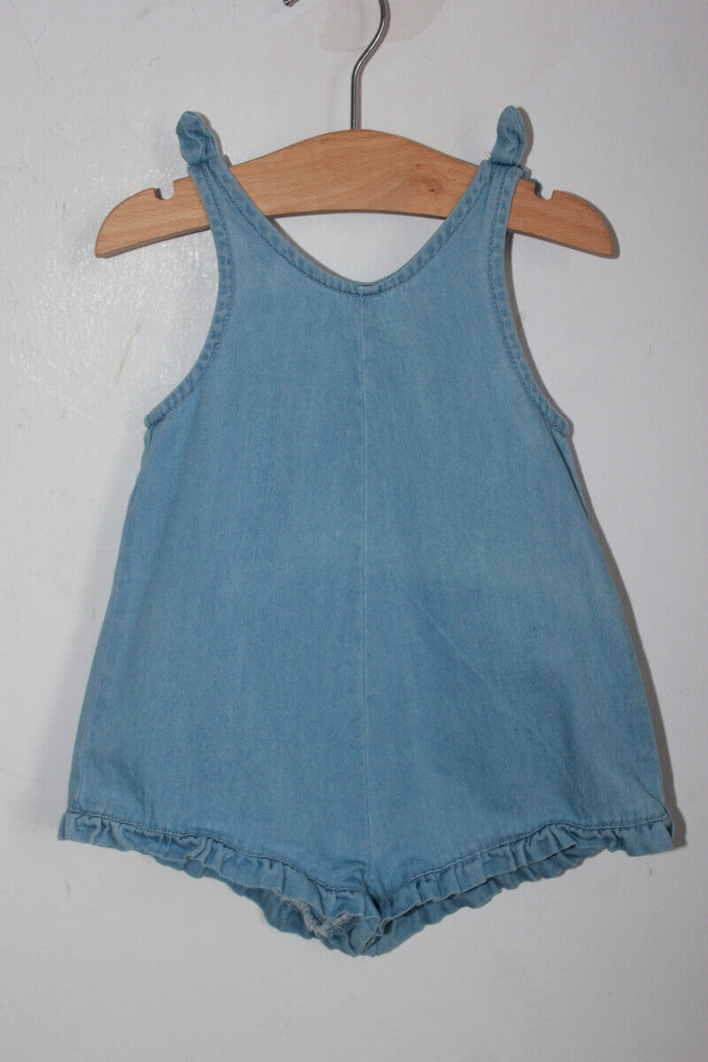 tweedehands katoenen korte blauwe playsuit in maat 6-9 maanden voor een baby meisje van kiabi