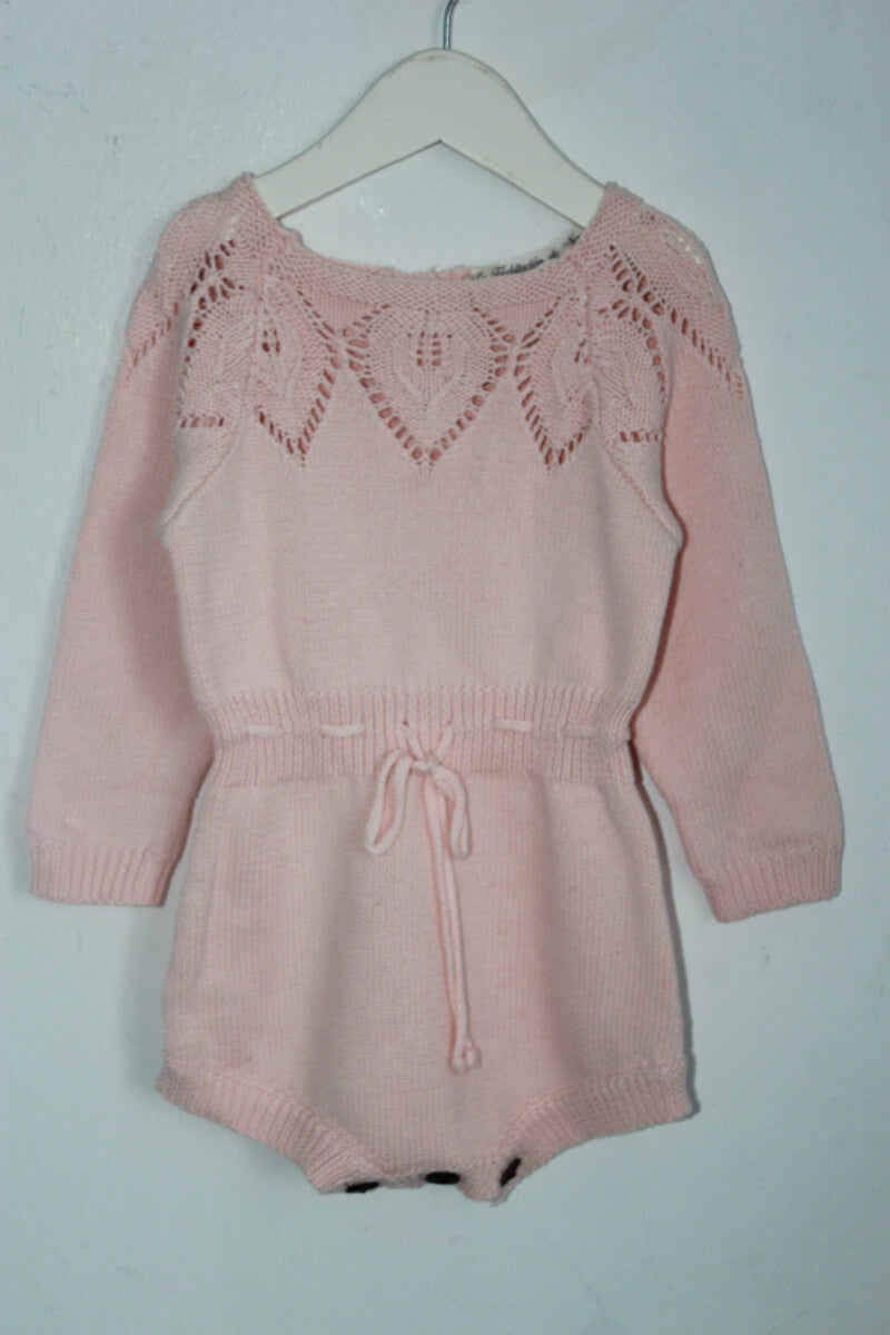 preloved roze gebreide korte jumpsuit met lange mouwen, in maat 74 van la habitacion de nachete