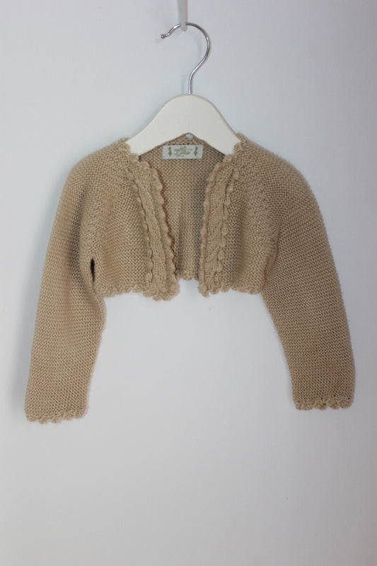 tweedehands beige bolero vestje van marta y paula in maat 68 voor een baby meisje 