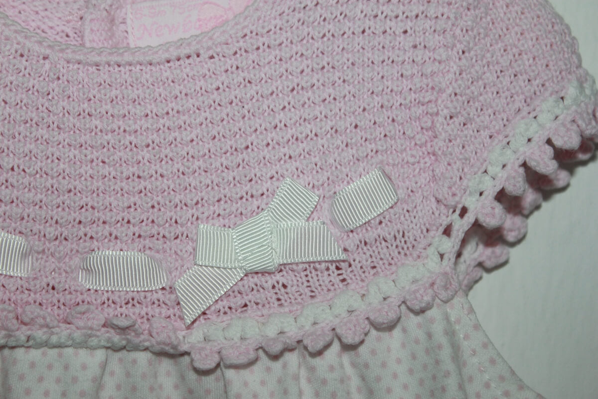 Tweedehands katoenen wit en roze zomerse jurk met korte mouwen in maat 68 van mayoral