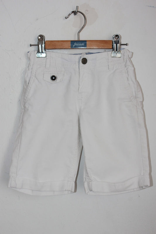 tweedehands katoenen witte korte broek in maat 110 voor een jongen van mayoral