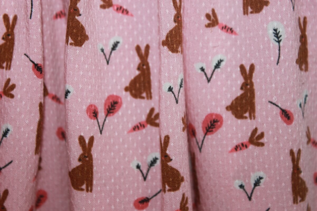 tweedehands roze rokje met konijntjes in maat 104 van milla star