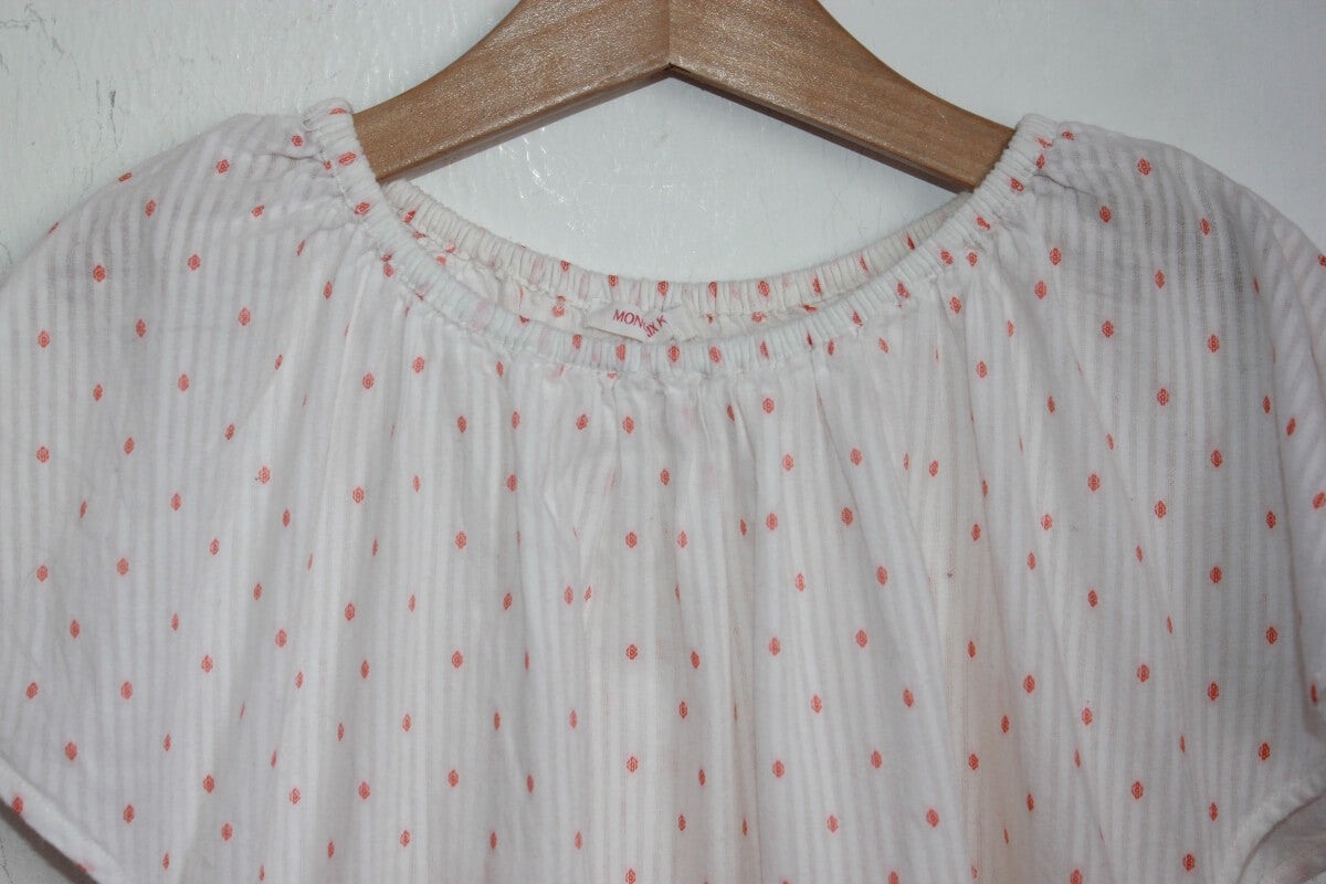 tweedehands witte zomerse pyjama met koraalroze stipjes en korte mouwen voor een meisje in maat 134-140 van Monoprix