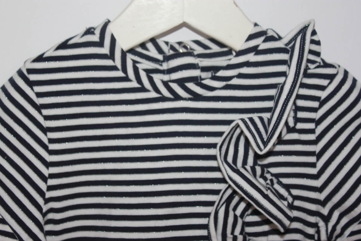 tweedehands zwart met wit gestreept-t-shirt met korte mouwen van o m loving in maat 74 voor een baby meisje