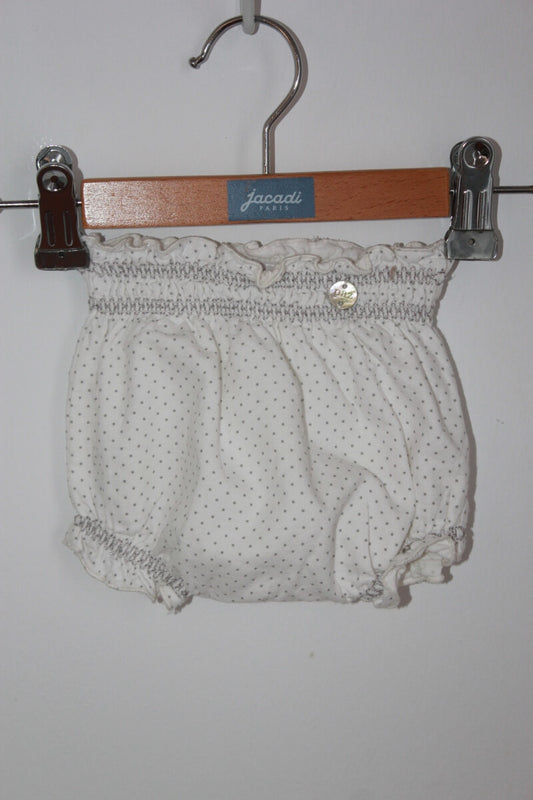 preloved creme korte broek met grijze stipjes in maat 56 voor een baby meisje van paz rodriguez