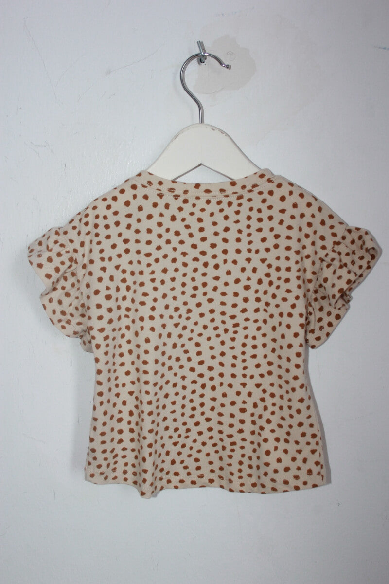 tweedehands beige zomers setje met bruine vlekjes in maat 6-12 maanden voor een baby meisje van rylee + cru