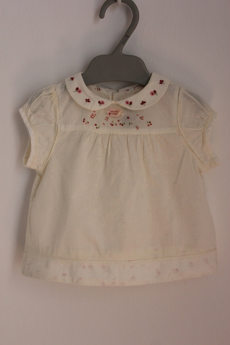 preloved katoenen creme blouse met korte mouwen in maat 62 voor een baby meisje van sergent major