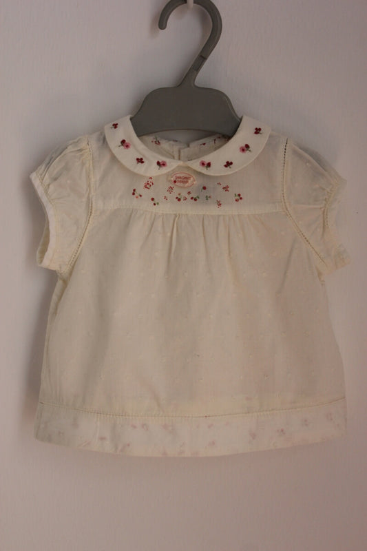 preloved katoenen creme blouse met korte mouwen in maat 62 voor een baby meisje van sergent major