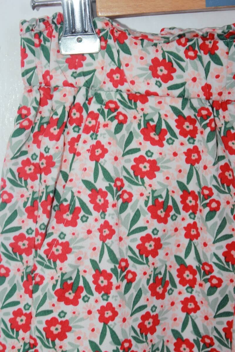 tweedehands zomerse gebloemde lange broek in multicolour maat 116 voor een meisje van tao