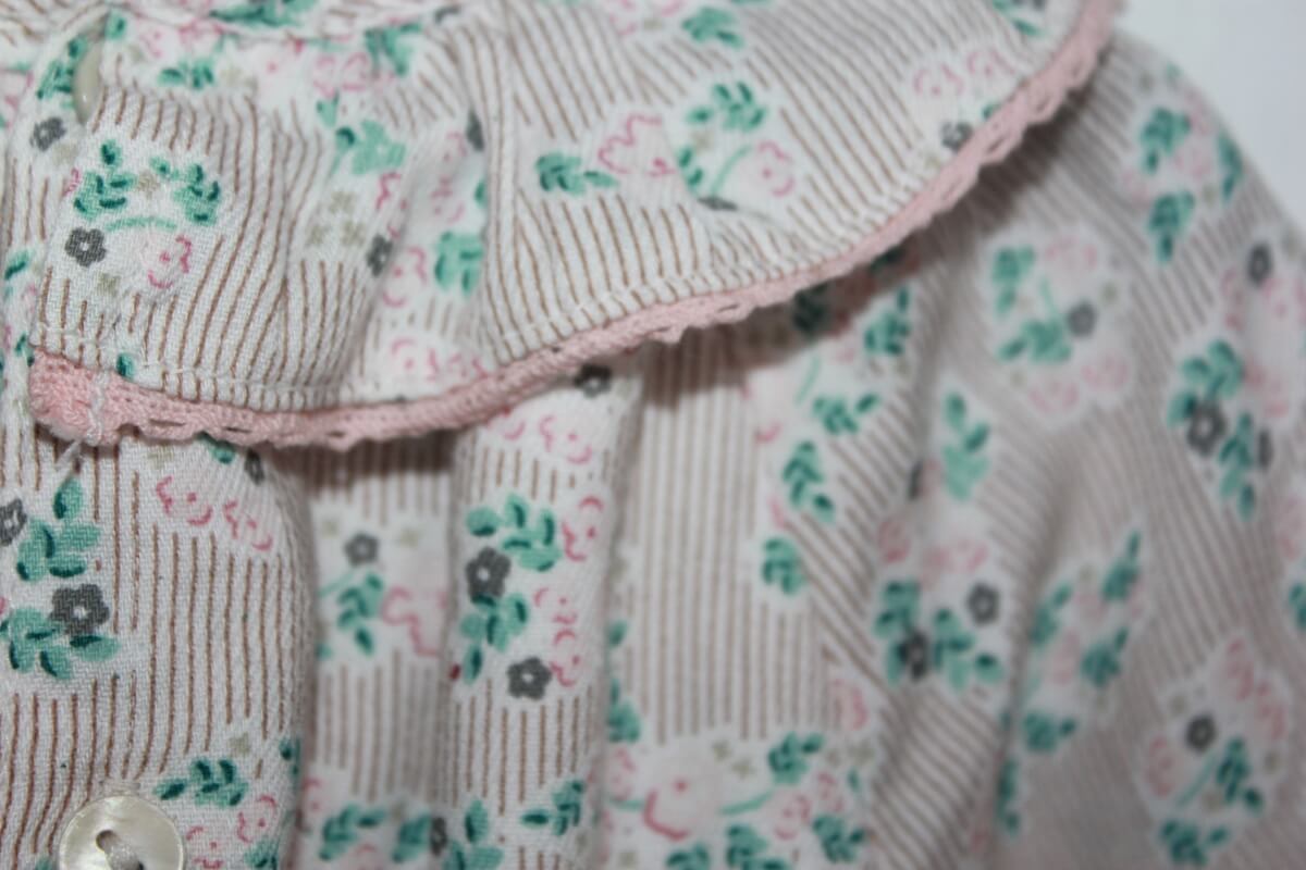 tweedehands katoenen gebloemde jurk in multicolour met lange mouwen en volantkraagje, maat 62 van tex