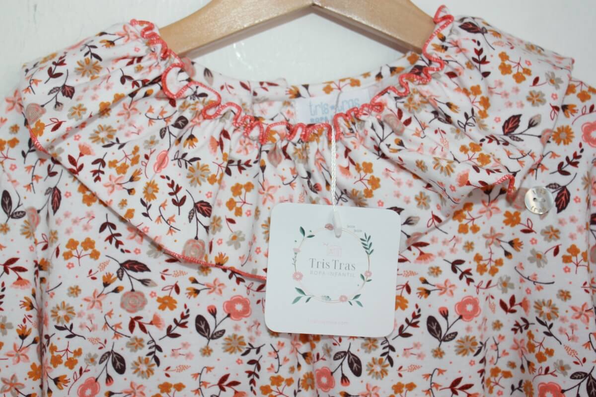 tweedehands gebloemde blouse in multicolour met lange mouwen en een volant, maat 128 voor een meisje van Tris Tras