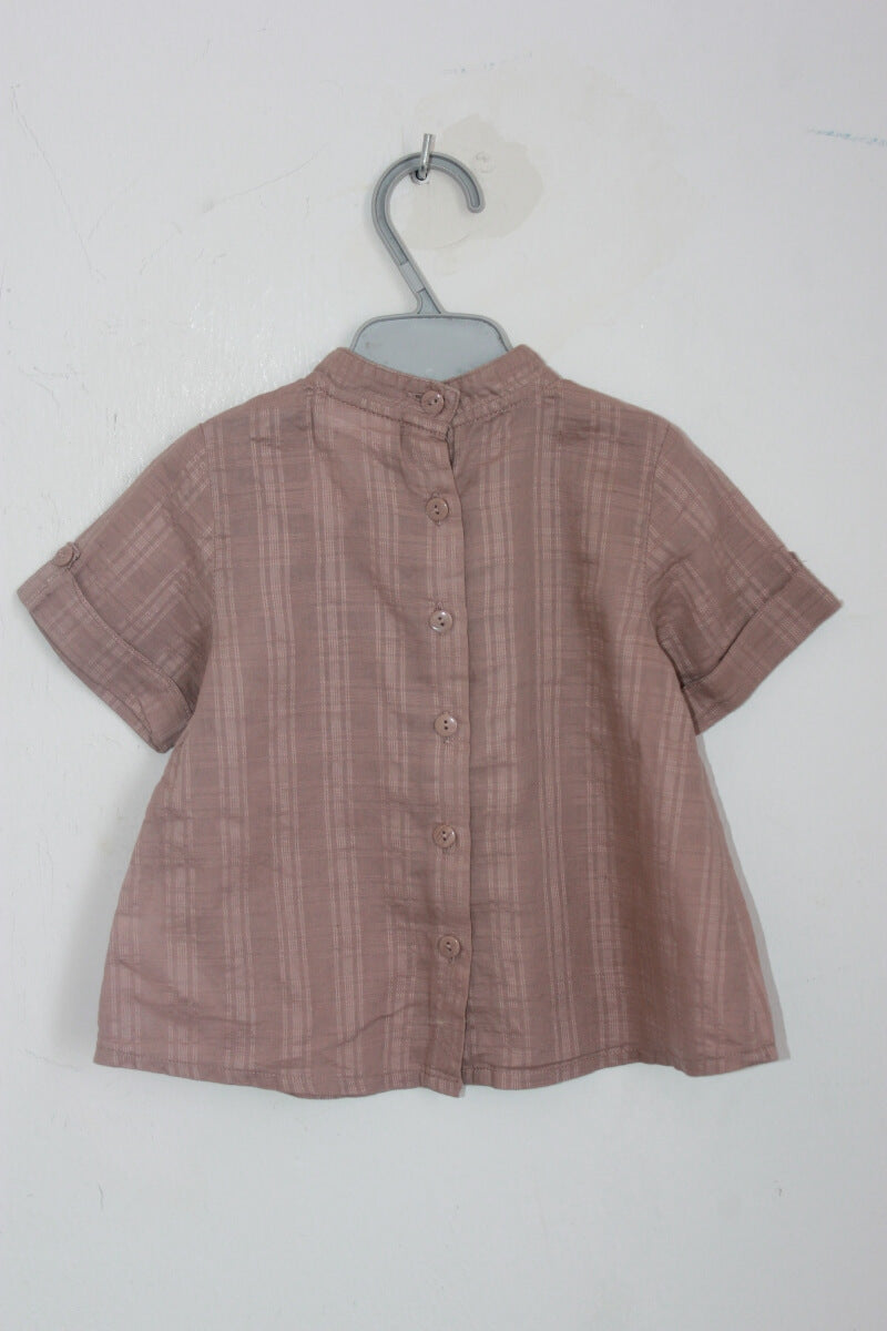 tweedehands katoenen lichtbruine blouse met korte mouwen in maat 68 voor een baby meisje van vert baudet