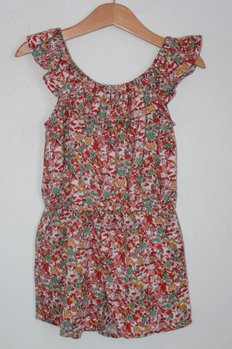 tweedehands gebloemde zomerse jumpsuit in multicolour met volant, maat 110 van vert baudet