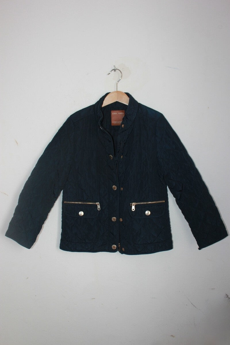 Tweedehands donkerblauwe jas voor het tussenseizoen in maat 128 voor een meisje van zara