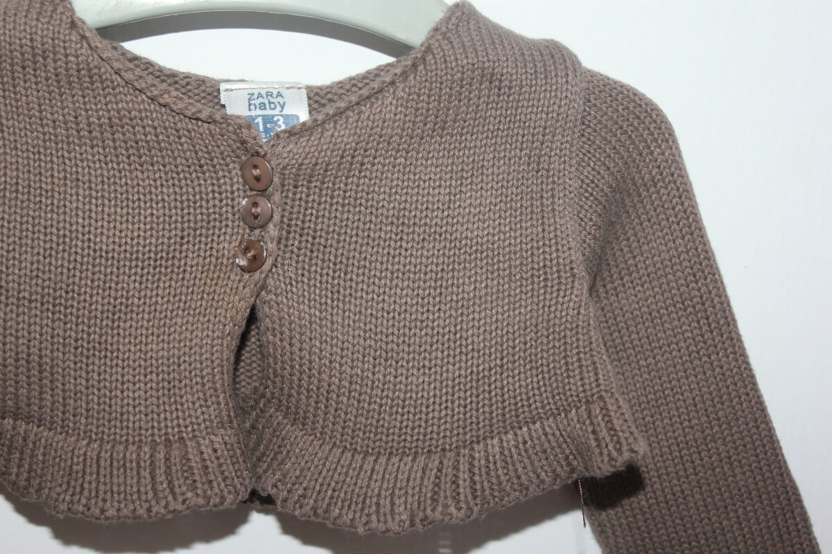tweedehands katoenen kort taupe vestje in maat 56 voor een baby meisje van zara