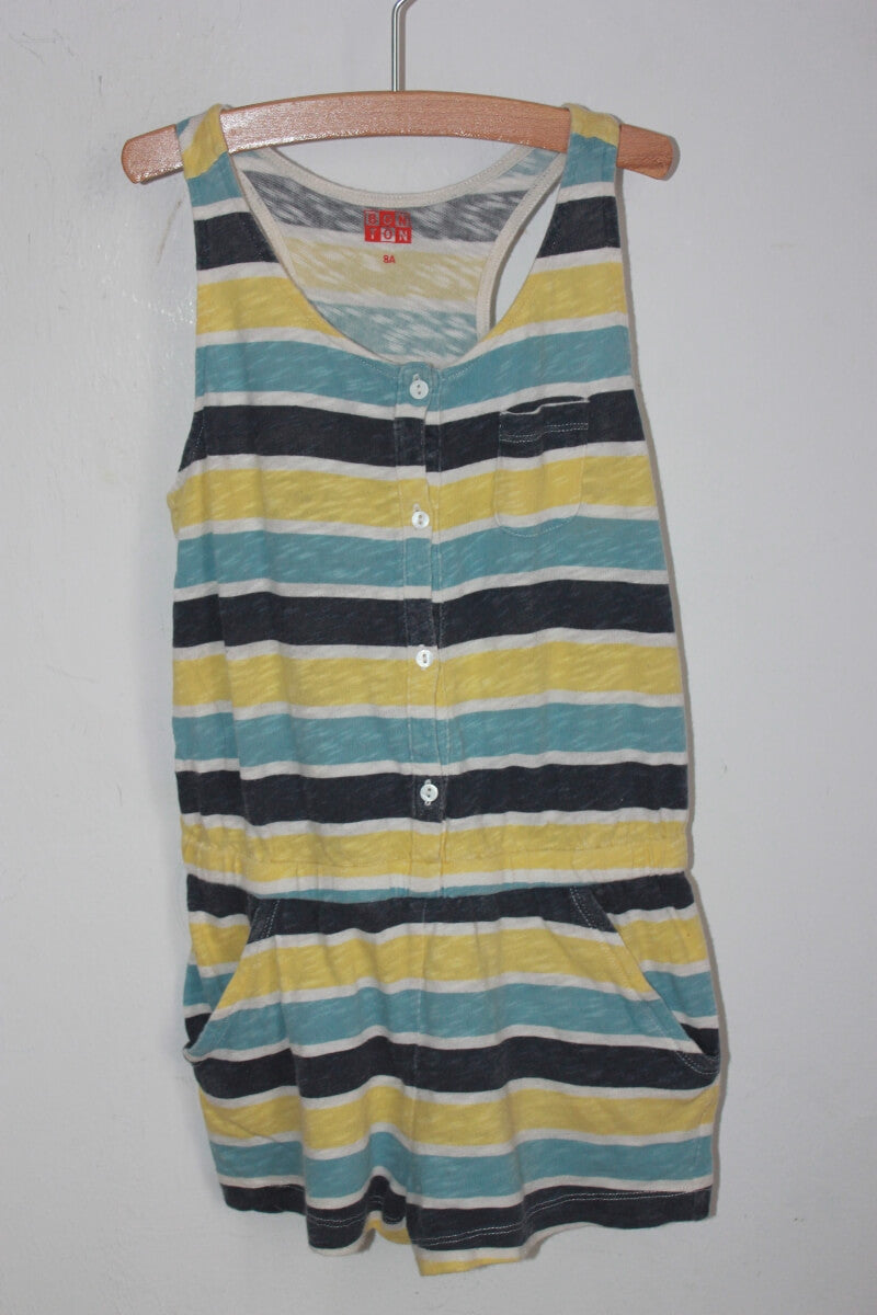 tweedehands katoenen zomerse mouwloze blauw, wit en geel gestreepte korte jumpsuit van bonton voor een meisje in maat 116-122
