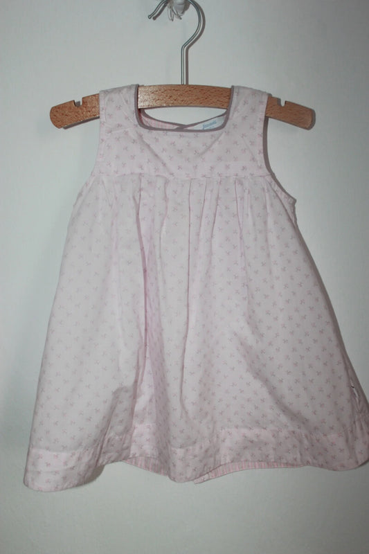 tweedehands katoenen zomerse mouwloze lichtroze-beige gebloemde jurk van jacadi in maat 62