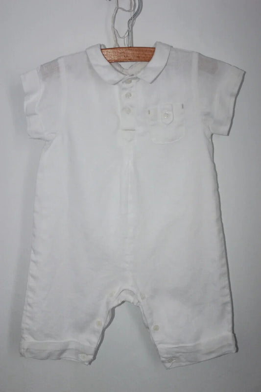 Tweedehands creme zomerse linnen jumpsuit van jacadi met korte mouwen in maat 68 voor een baby jongen