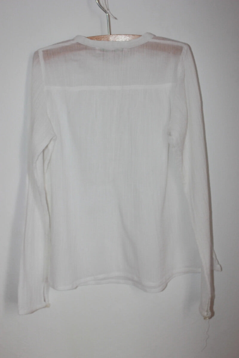 tweedehands katoenen witte zomerse blouse met lange mouwen van bonpoint in maat 122-128 voor een meisje
