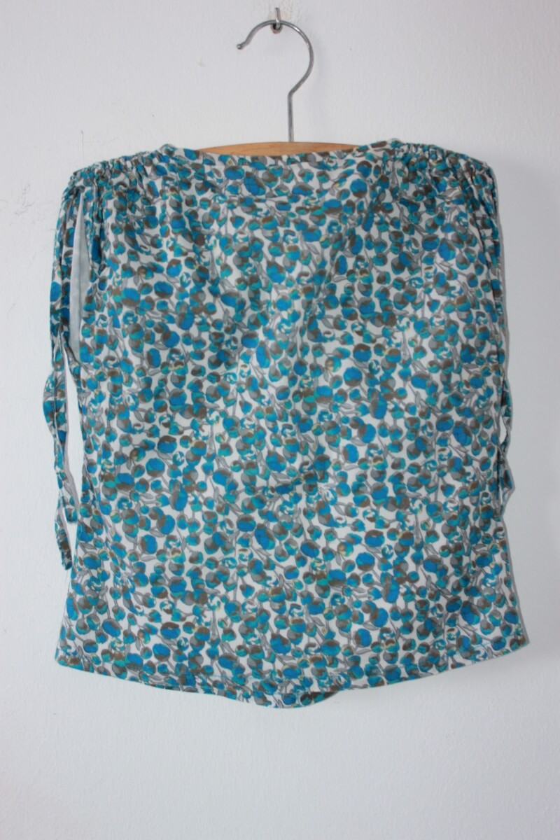 tweedehands-mouwloze-liberty-blouse-multicolour-maat-92-meisje-bleu-comme-gris