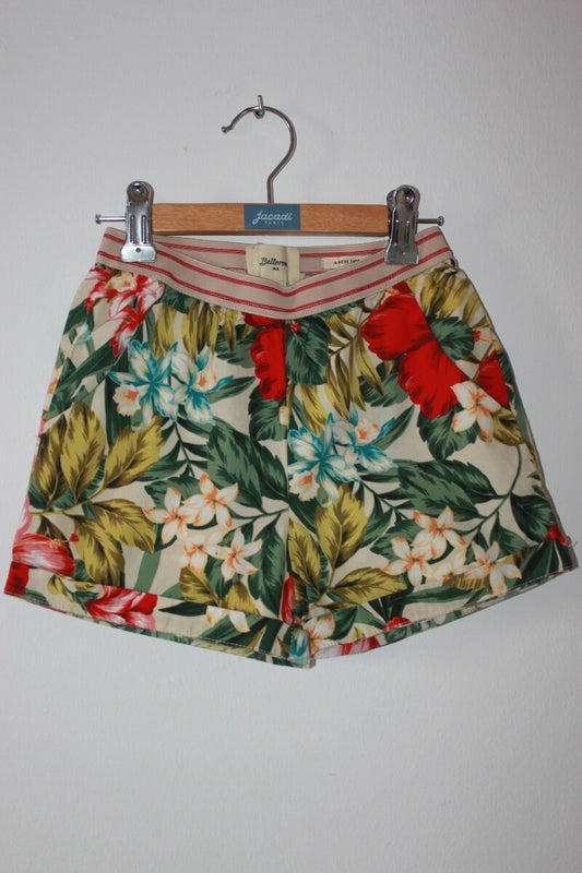 tweedehands-zomerse-gebloemde-korte-broek-maat-116-bellerose