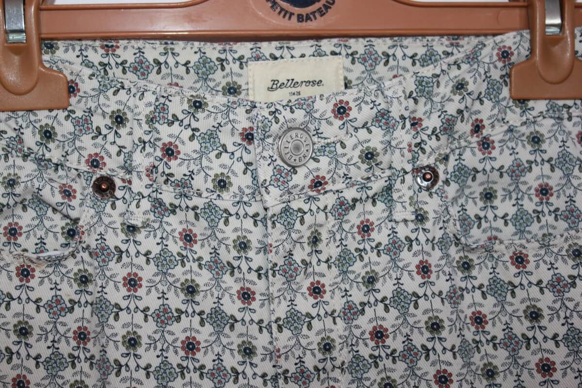 gebloemde-lange-broek-maat-146-meisje-bellerose