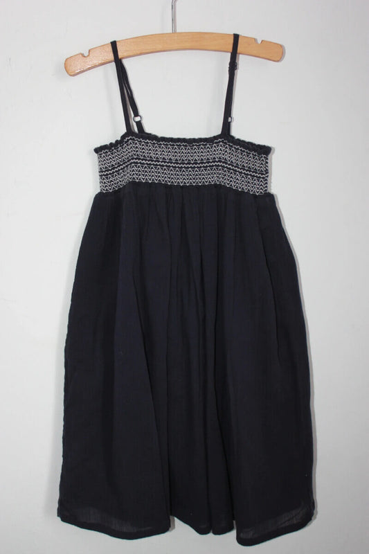 tweedehands-donkerblauw-witte-gesmockte-zomerse-jurk-maat-104-monoprix