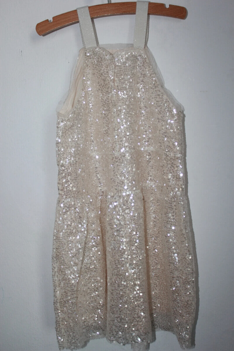 tweedehands-feestelijke-jurk-champagne-pailletten-schouderbandjes-maat-104-110-meisje-zara