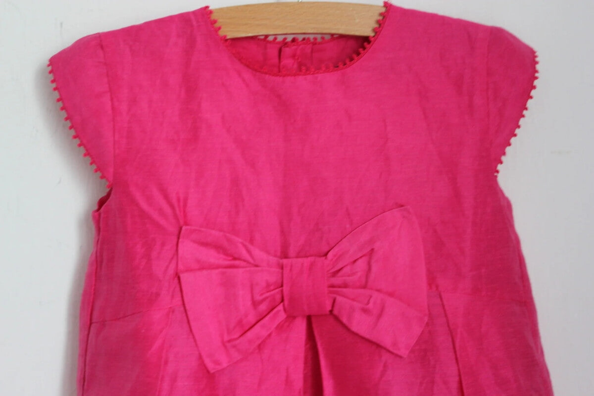 fuchsia-jurk-korte-mouwen-strik-maat-92-tizzas