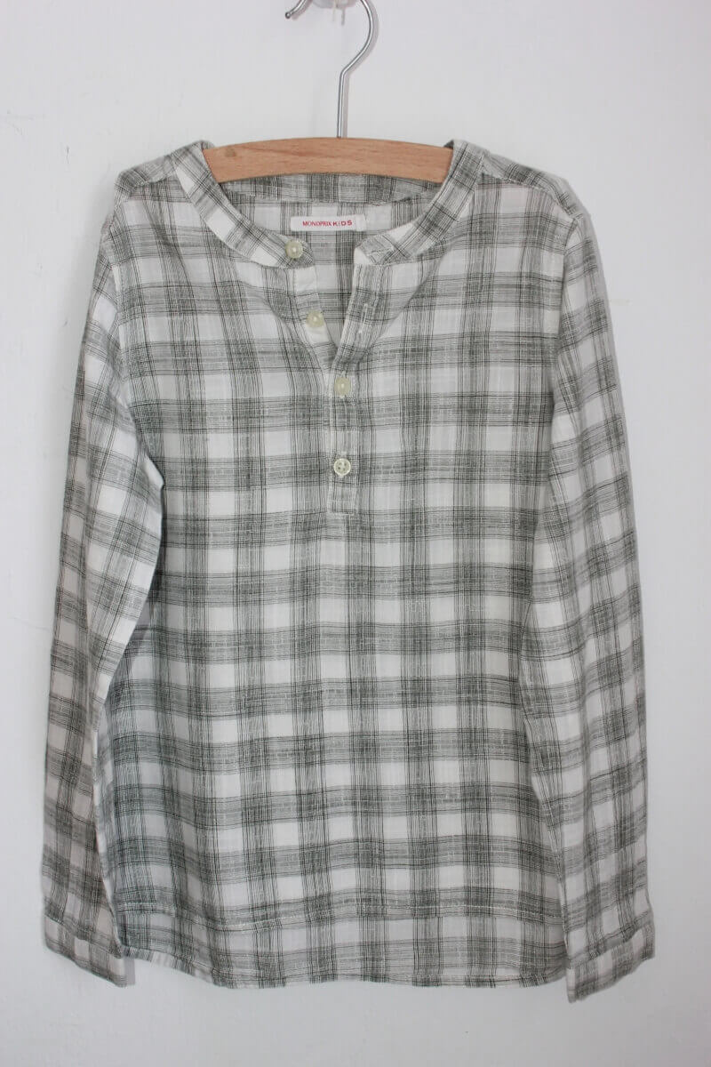 tweedehands-zomers-creme-grijsgroen-geruit-overhemd-mao-kraagje-lange-mouwen-maat-122-jongen-monoprix