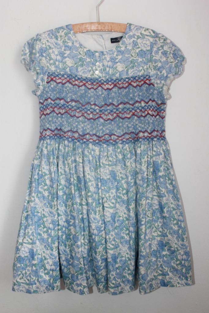 tweedehands-gesmockte-jurk-blauwe-bloemen-korte-mouwen-tizzas-maat-122