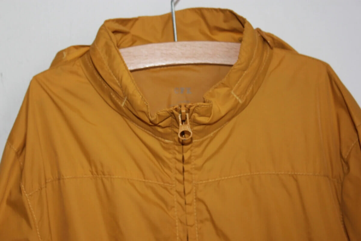 tweedehands-mosterdgele-regenjas-maat-110-cfk