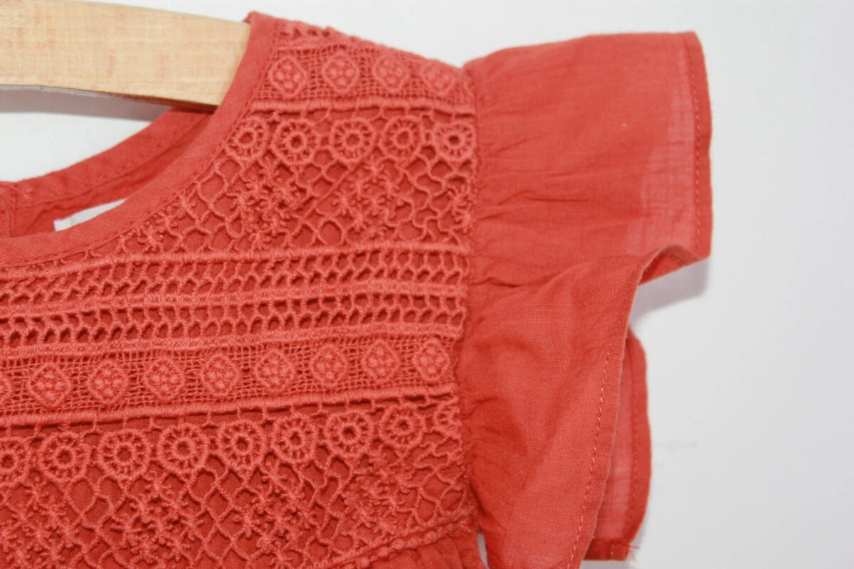 tweedehands-roestbruine-zomerse-jurk-korte-volantmouwen-maat98-monoprix