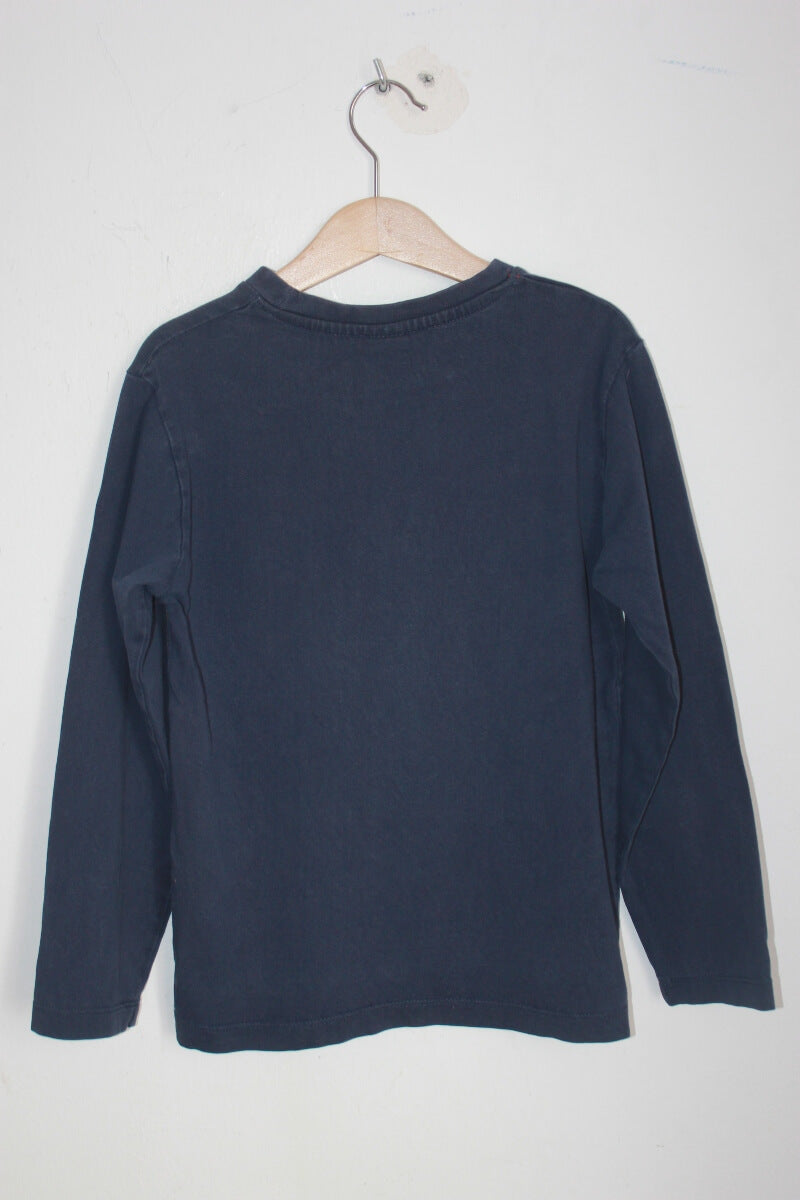 tweedehands-donkerblauw-witte-longsleeve-jongen-toptop-maat-128