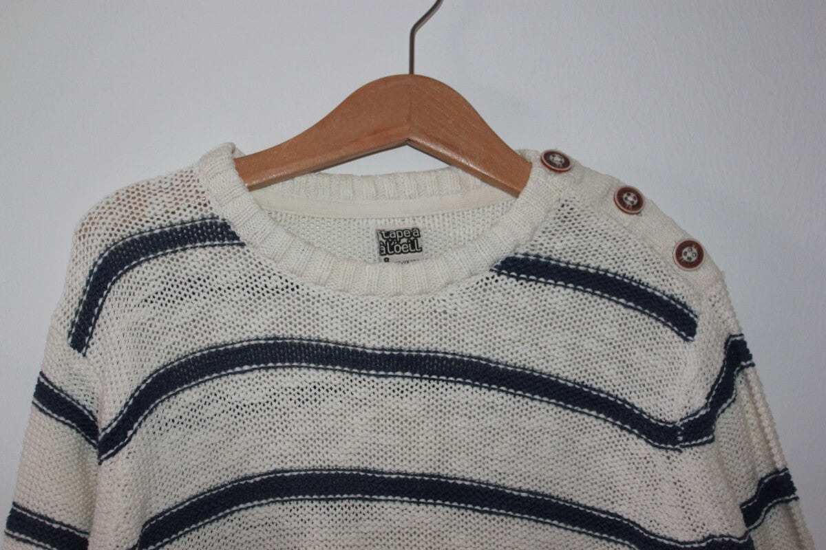 tweedehands-donkerblauw-ecru-gestreepte-trui-maat-128-tao