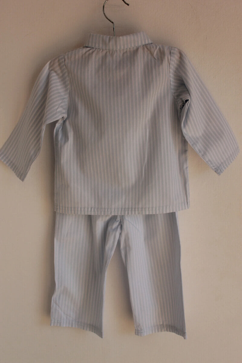 tweedehands-lichtblauw-wit-gestreepte-pyama-maat-74-in-extenso